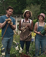Grosse_Pointe_Garden_Society_S01E01_1080p_ASRO_000698.jpg