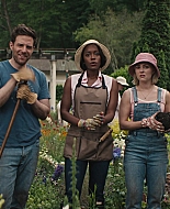 Grosse_Pointe_Garden_Society_S01E01_1080p_ASRO_000725.jpg