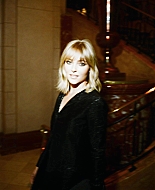 annasophiarobbonline_emmahowie_282229.jpg