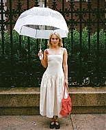 annasophiarobbonline_emmahowie_283029.jpg