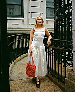 annasophiarobbonline_emmahowie_283229.jpg