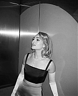 annasophiarobbonline_emmahowie_28529.jpg