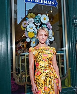 annasophiarobbonline_germainpopuplaunch_281229.jpg