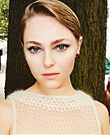 annnasophiarobbonline_baremag_281629.jpg